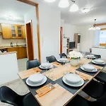 Spacious - With Terrace & Grill Apartamento *