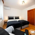 Spacious - With Terrace & Grill Senozece