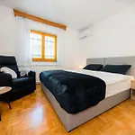 Spacious - With Terrace & Grill Apartamento *