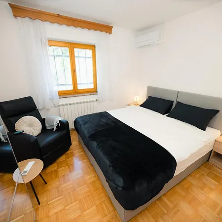 Spacious - With Terrace & Grill Daire *