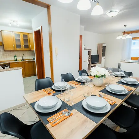 Spacious - With Terrace & Grill Daire