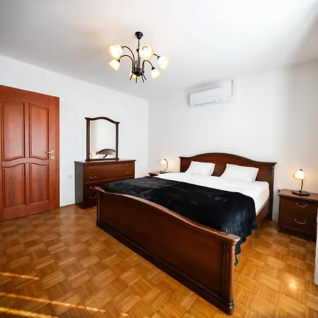 Apartman Spacious - With Terrace & Grill *