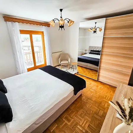 Apartman Spacious - With Terrace & Grill Senožeče