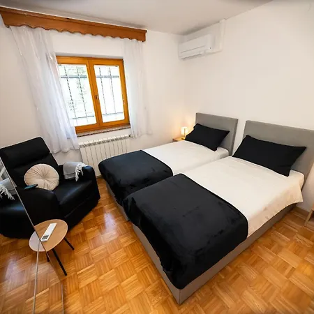 Apartman Spacious - With Terrace & Grill