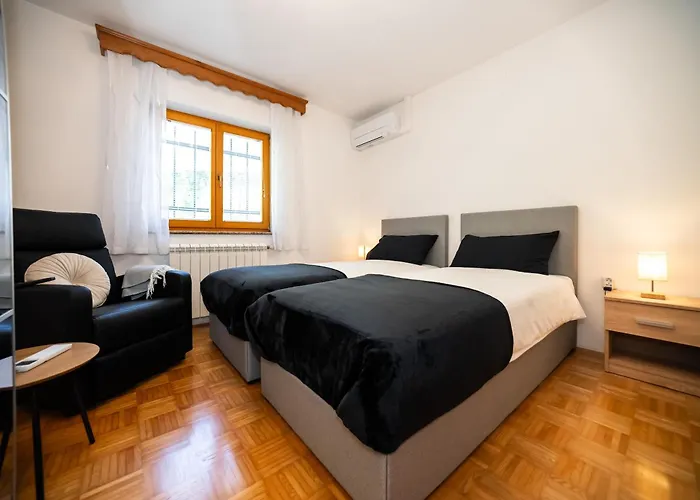 Spacious - With Terrace & Grill * Senožeče