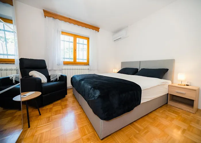 Spacious - With Terrace & Grill Apartma *