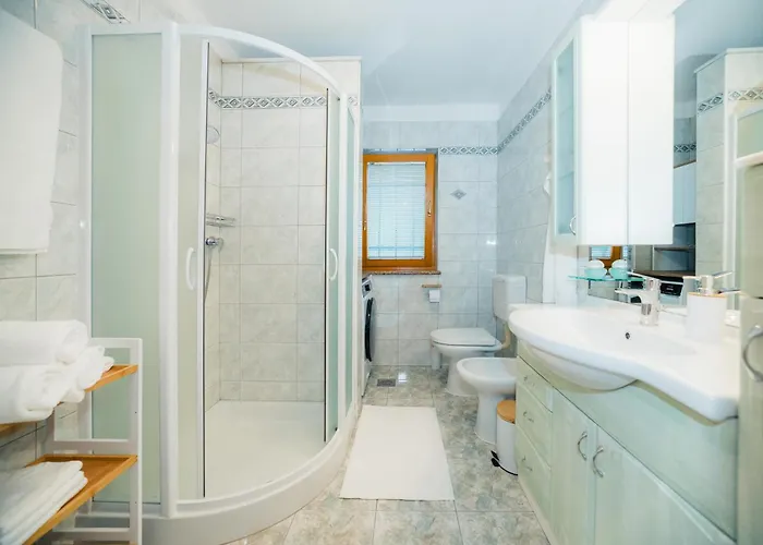 アパート Spacious - With Terrace & Grill