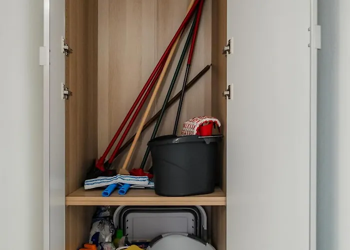 Spacious - With Terrace & Grill Apartma Senozece